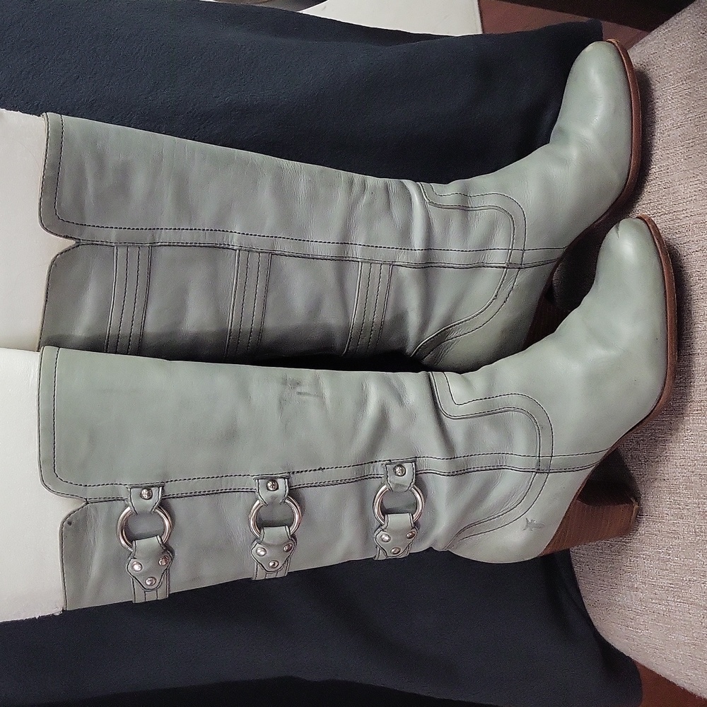 Vintage Genuine leather FRYE boots.